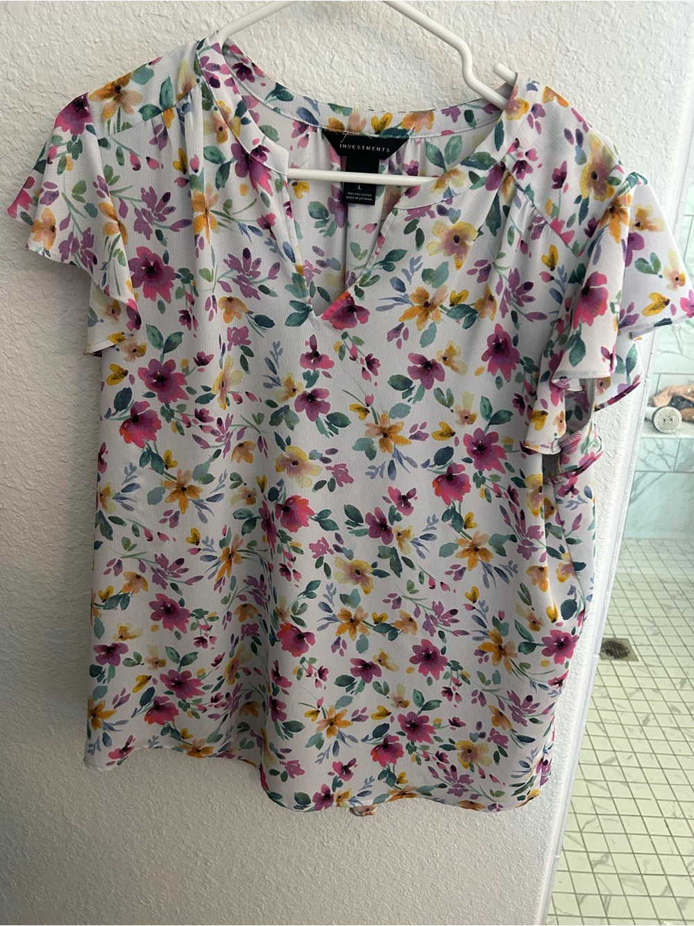 Investments White Floral Split-Neck Flutter Sleeve Top